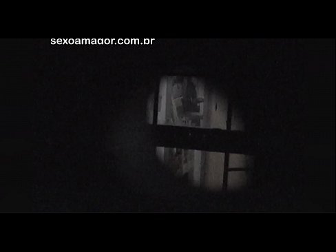 ❤️ Блонді таємно знімає на відео сусідський вуайерист, прихований за порожнистими цеглами ️❌ Порно vk у нас